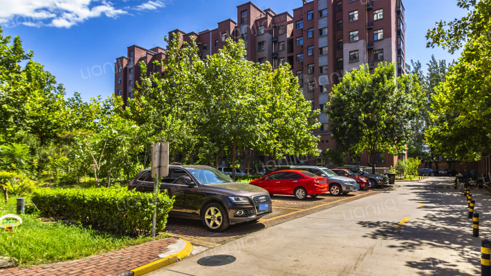 名人小区外景图