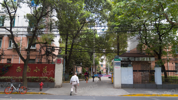 西南小区外景图