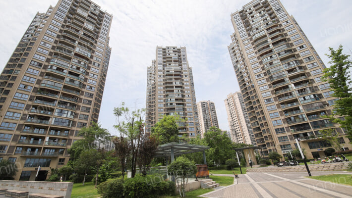 世贸广场外景图