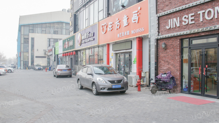 喜悦购物广场外景图