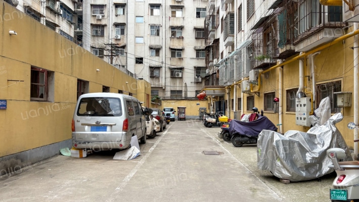 市建公司家属院外景图