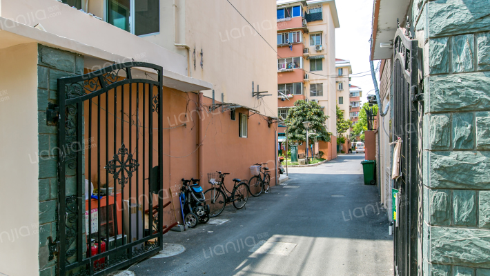 芳华路411弄外景图