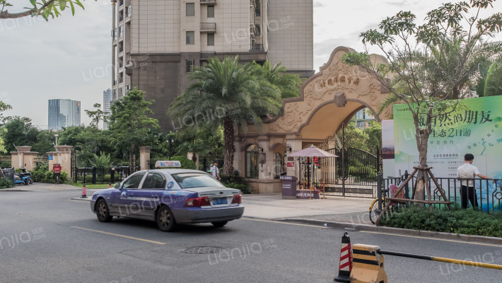 世茂湖滨首府C区外景图