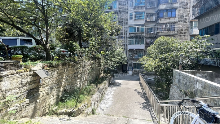 三桥桥梁公司宿舍外景图