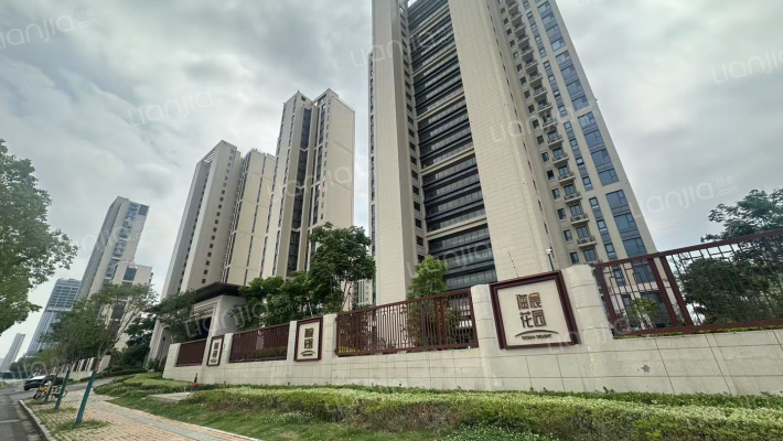 海宸花园臻园外景图