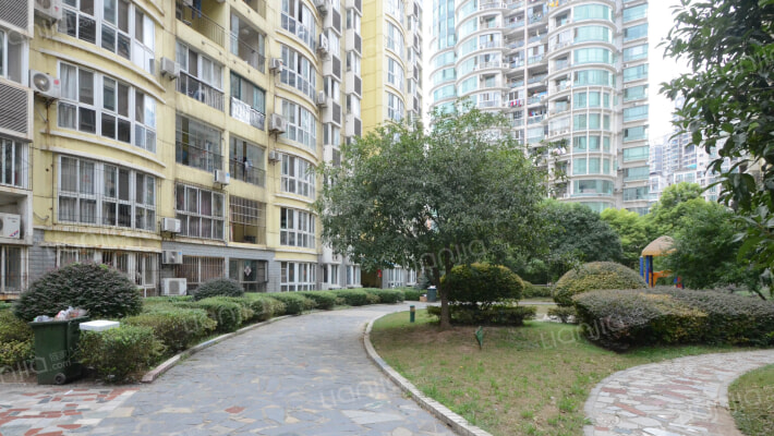 天梨花园外景图