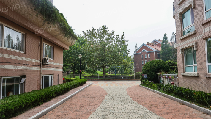 瑞纳花园外景图