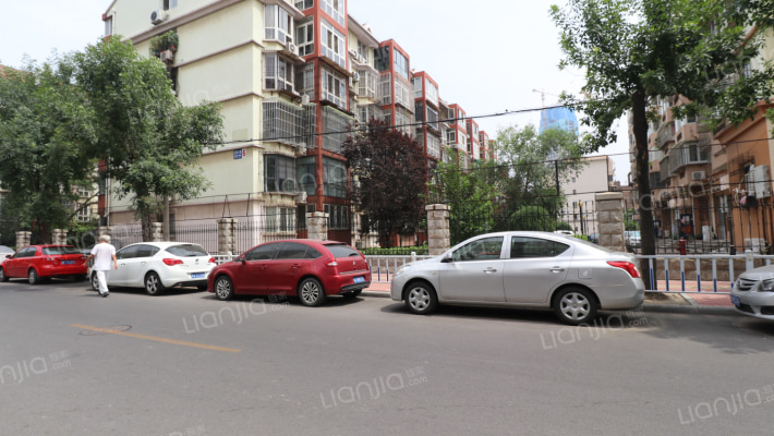 冠华公寓外景图