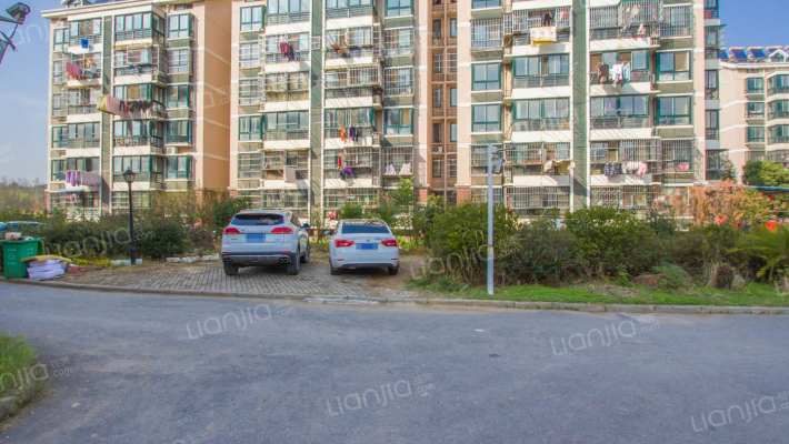 秀山花园外景图