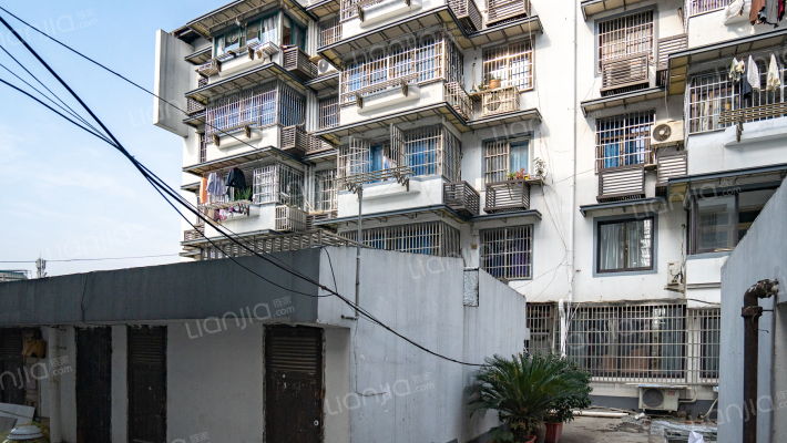 望花桥河沿外景图