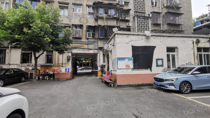 航天路236号院外景图