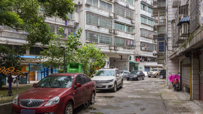 秦望公寓外景图