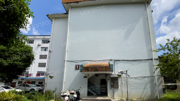 自治区总工会宿舍区外景图