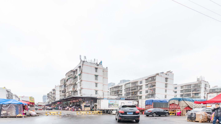 红星蔬菜批发市场外景图