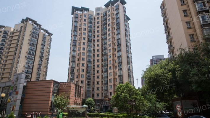 金桥太阳岛小区外景图