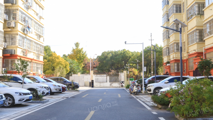 建邺小区外景图