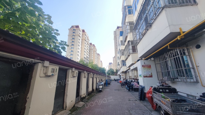 石桥信用社楼外景图