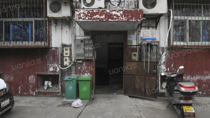 古小家属院外景图