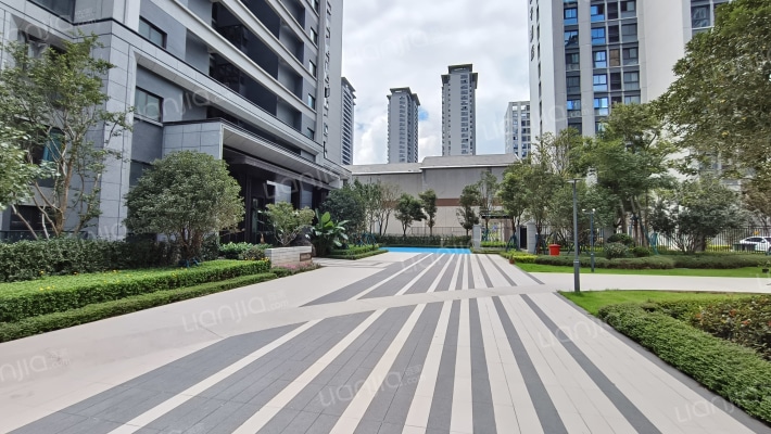 昆明融创文旅城归海花园南区外景图