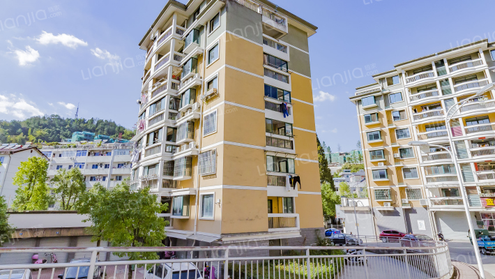 龙山小区外景图