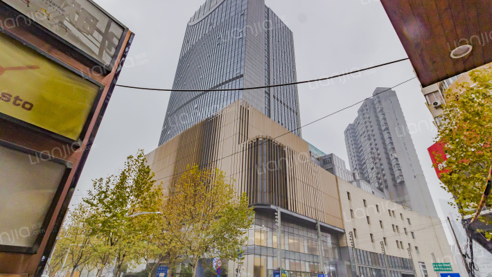 银泰中心外景图