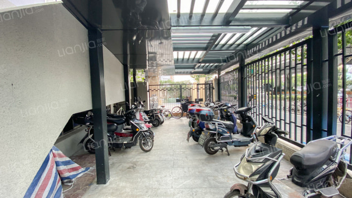 中山家具大厦外景图