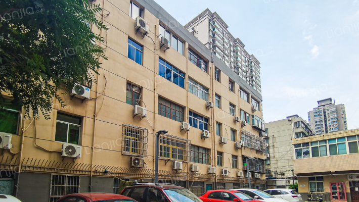 物资路工行家属院外景图