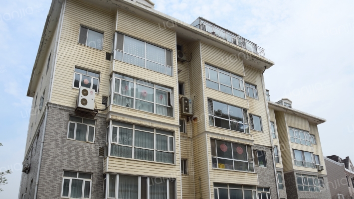 金领公寓外景图