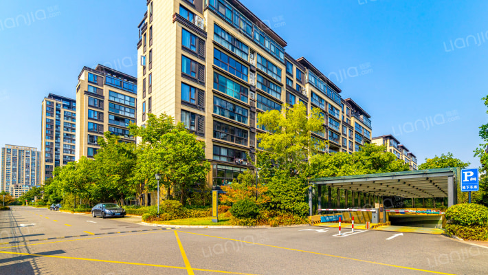 德信中梁君宸府外景图