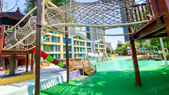 绿地华隆金座外景图