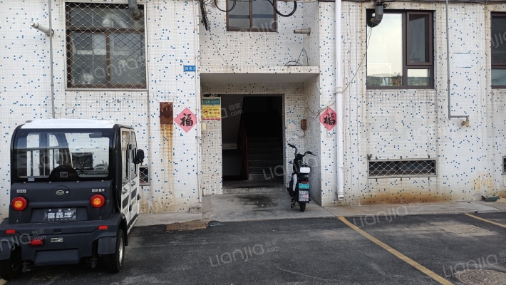 一职专宿舍外景图