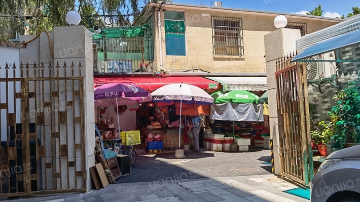 新港西路166号大院外景图