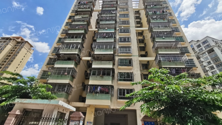 德利路排水公寓外景图