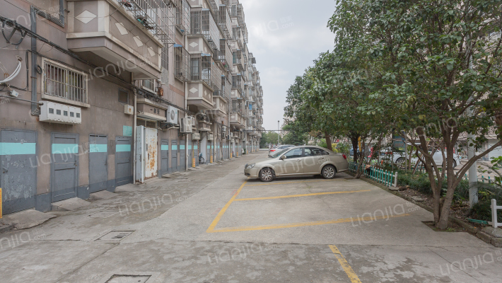 新兴苑小区外景图