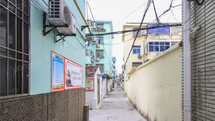 粮化厂宿舍外景图