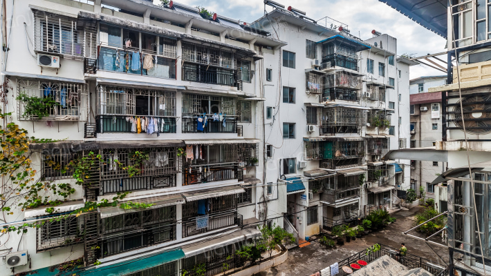 平安楼院外景图