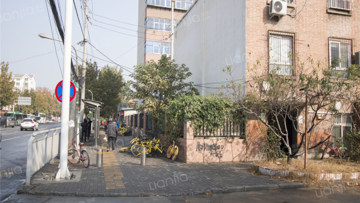 升机电公司家属院外景图