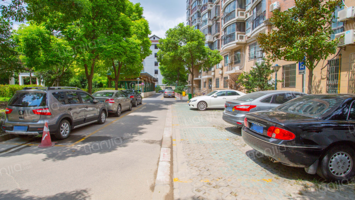 东方晶华园外景图