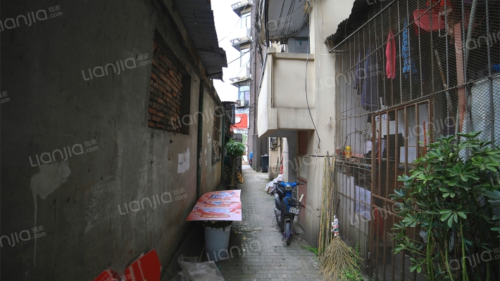 解放大道922号外景图