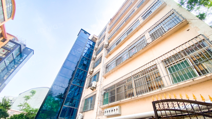 泰开宿舍外景图