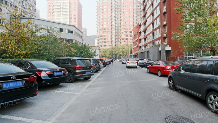 翠微中里外景图