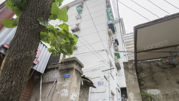 西祠堂巷外景图