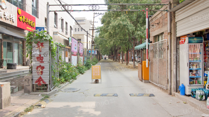 华电宿舍外景图