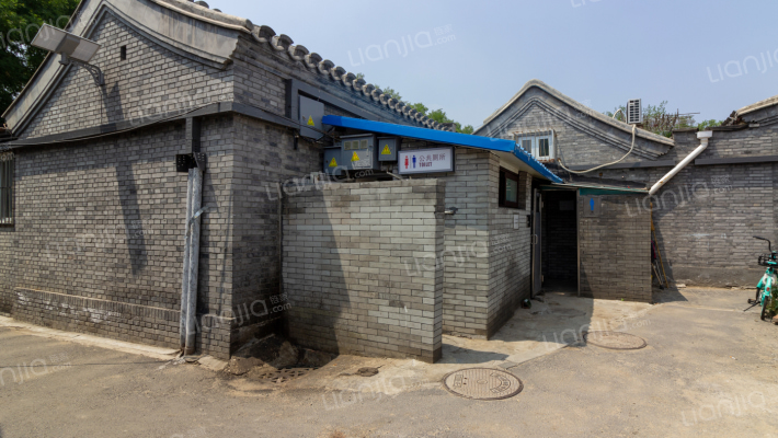 青碳局胡同外景图