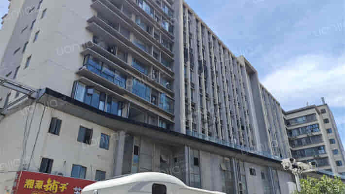 凯马汽车用品城外景图