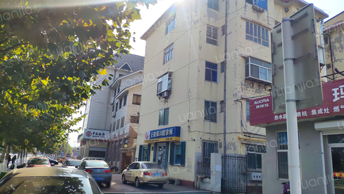 中国银行家属楼外景图