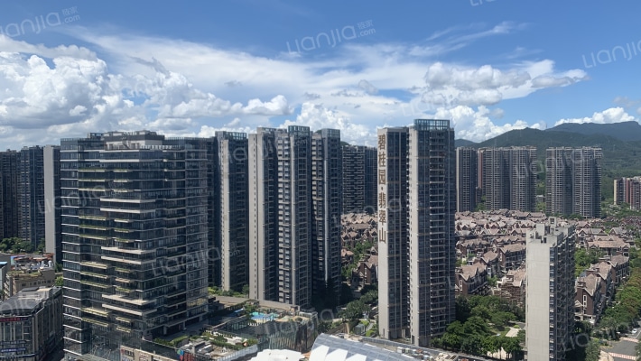 翡翠山珑悦外景图