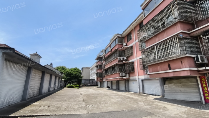 康鑫公寓外景图