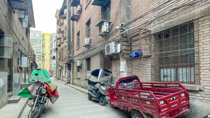 尚爱路42号楼外景图