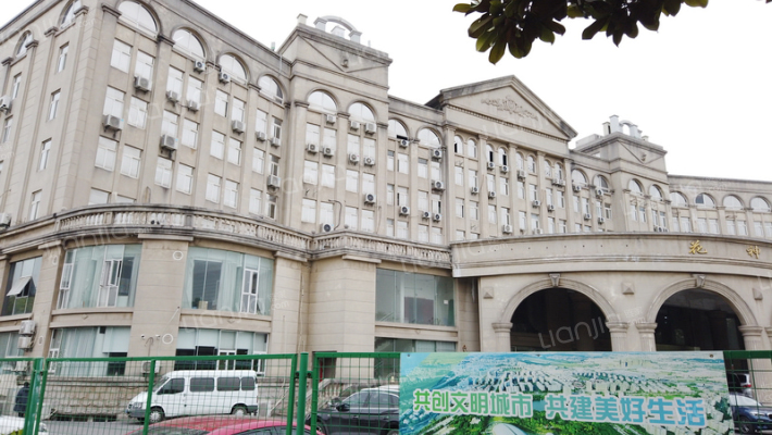 花神大厦外景图